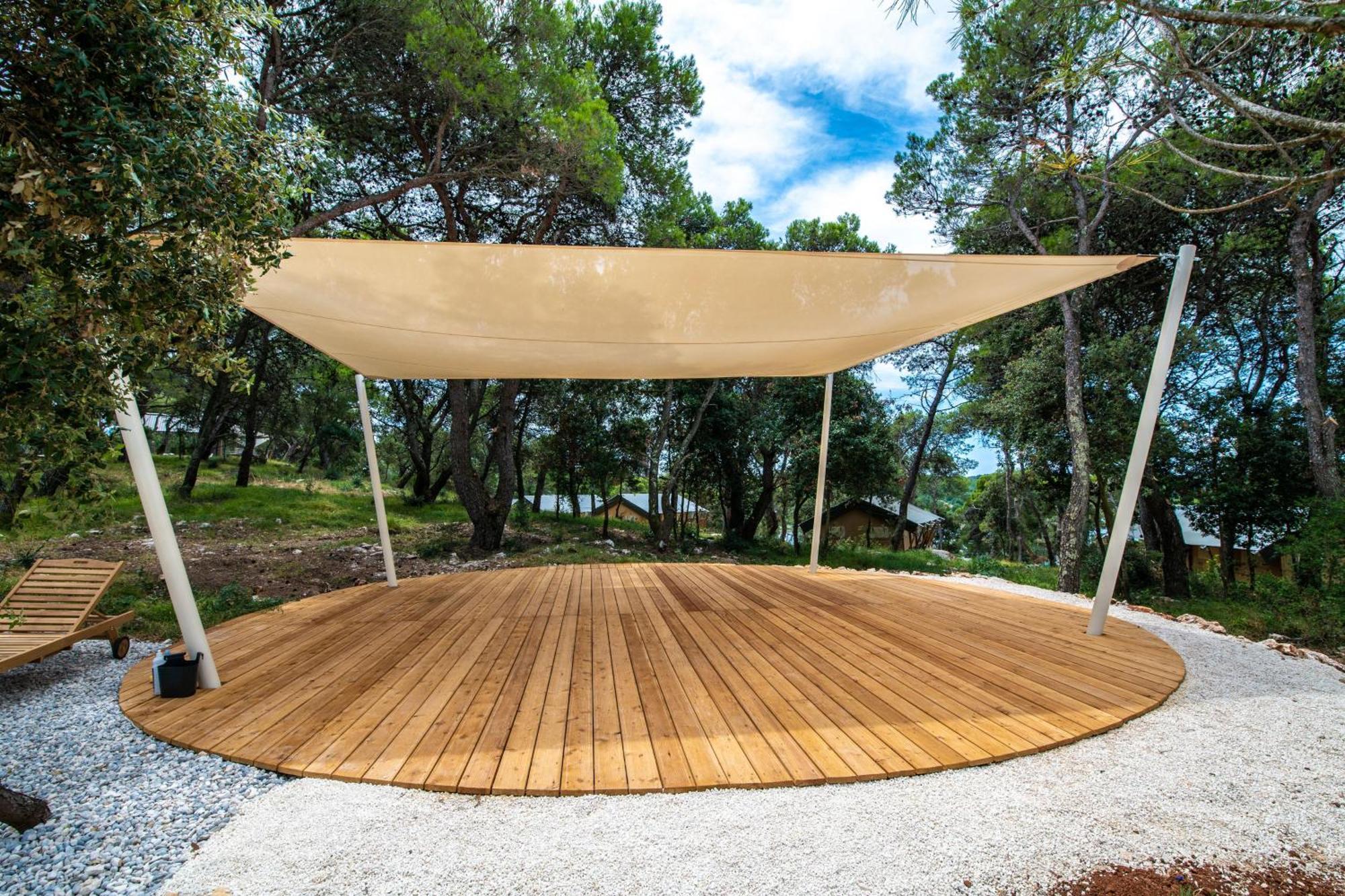 Arena One 99 Glamping Ξενοδοχείο Pomer Εξωτερικό φωτογραφία