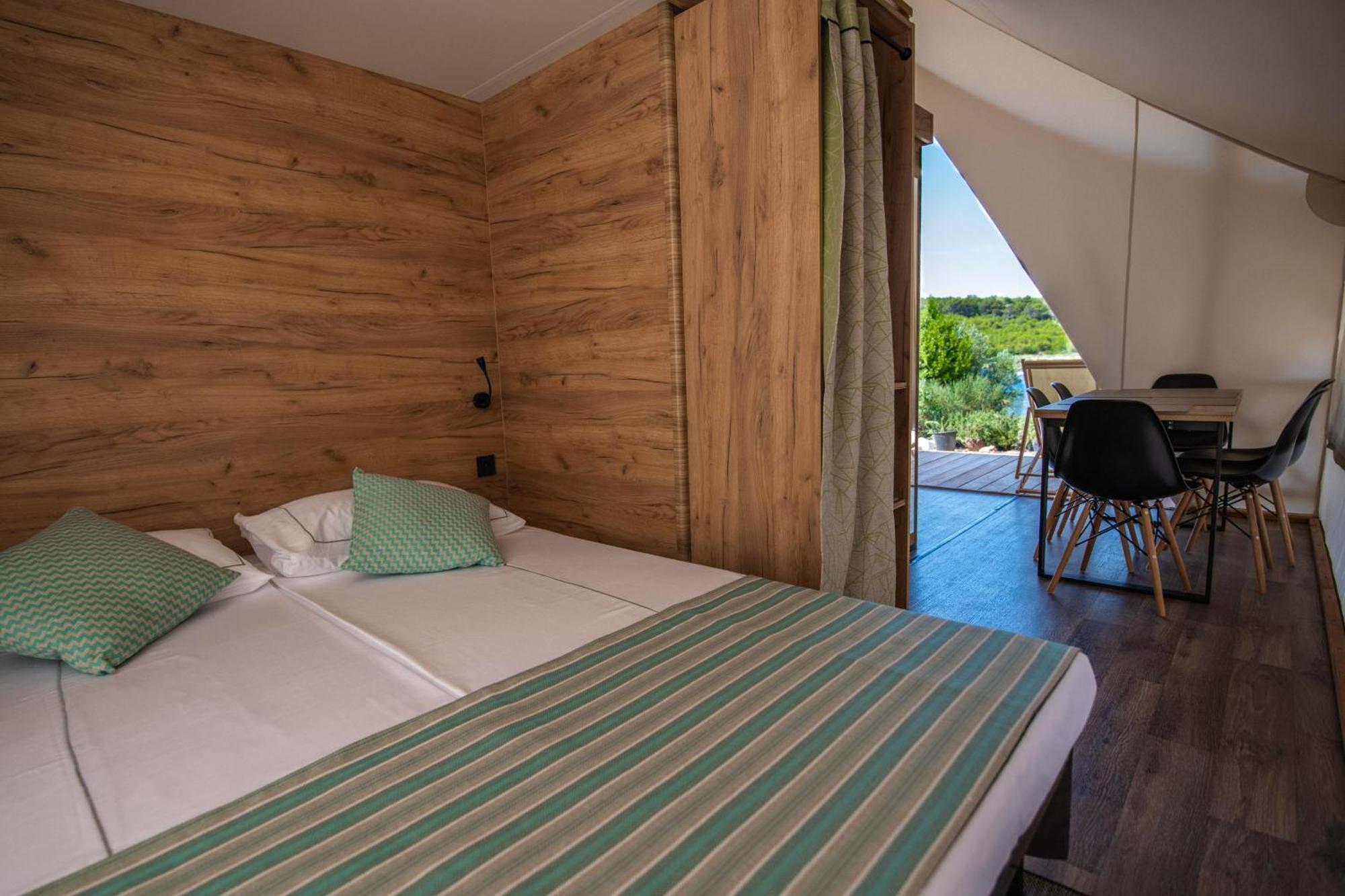 Arena One 99 Glamping Ξενοδοχείο Pomer Εξωτερικό φωτογραφία
